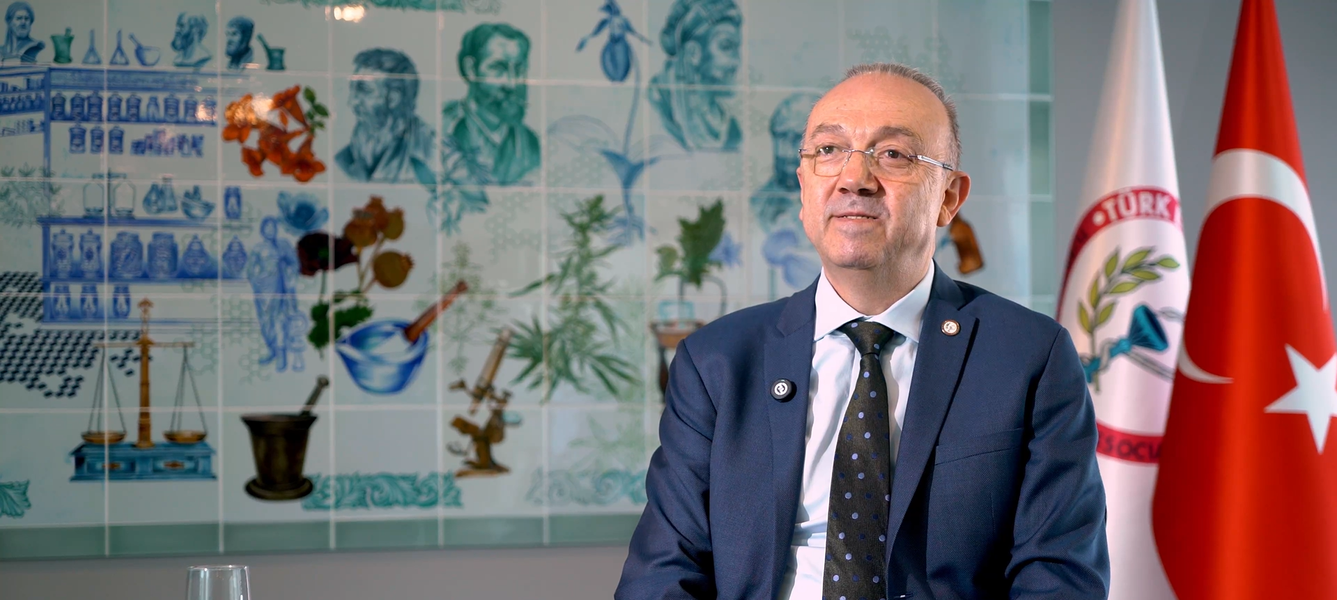 Türk Eczacıları Birliği Başkanı Ecz. Mehmet İrfan Demirci ile Röportaj: İlaca Erişim, Sağlık Politikalarında Yapısal Sorunlar ve Eczacılığın Geleceği